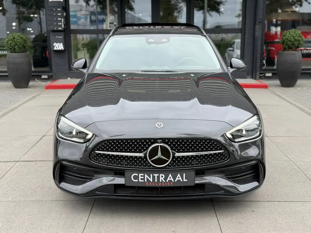 Mercedes-Benz C-Klasse 300 e AMG Line 313PK Pano uit 2023, foto 2