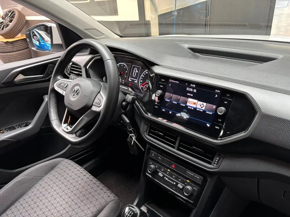 Volkswagen T-Cross 1.0 TSI Life / Navigatie / Trekhaak uit 2019, foto 12