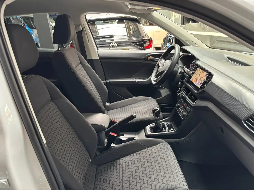 Volkswagen T-Cross 1.0 TSI Life / Navigatie / Trekhaak uit 2019, foto 15