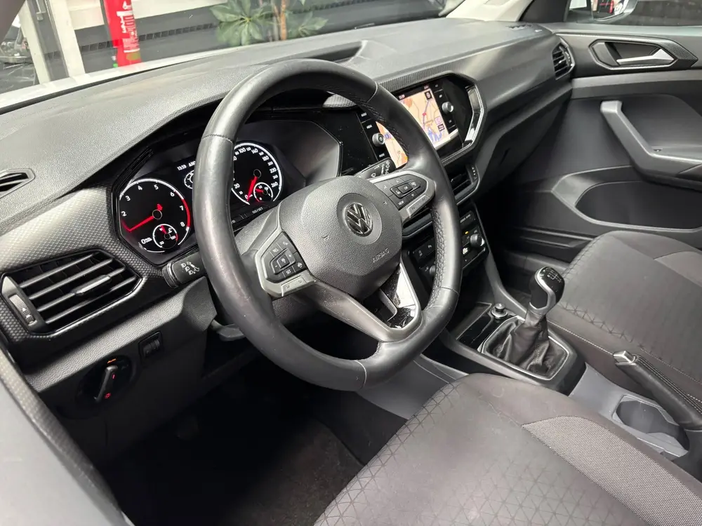 Volkswagen T-Cross 1.0 TSI Life / Navigatie / Trekhaak uit 2019, foto 19