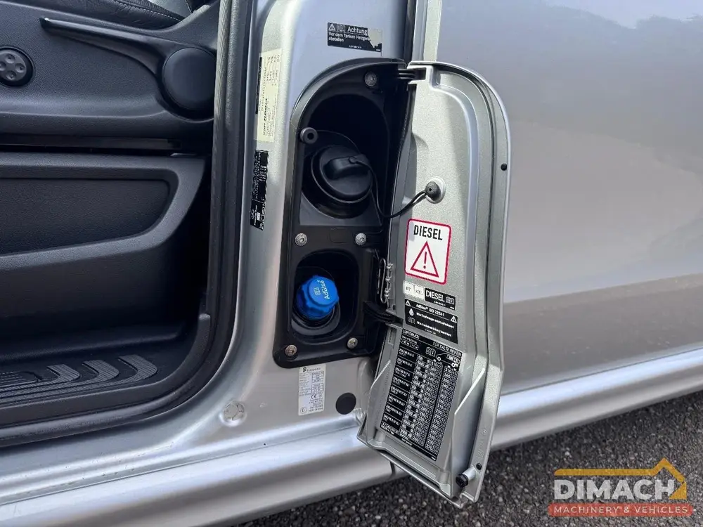 Mercedes-Benz V-Klasse V250 uit 2020, foto 10