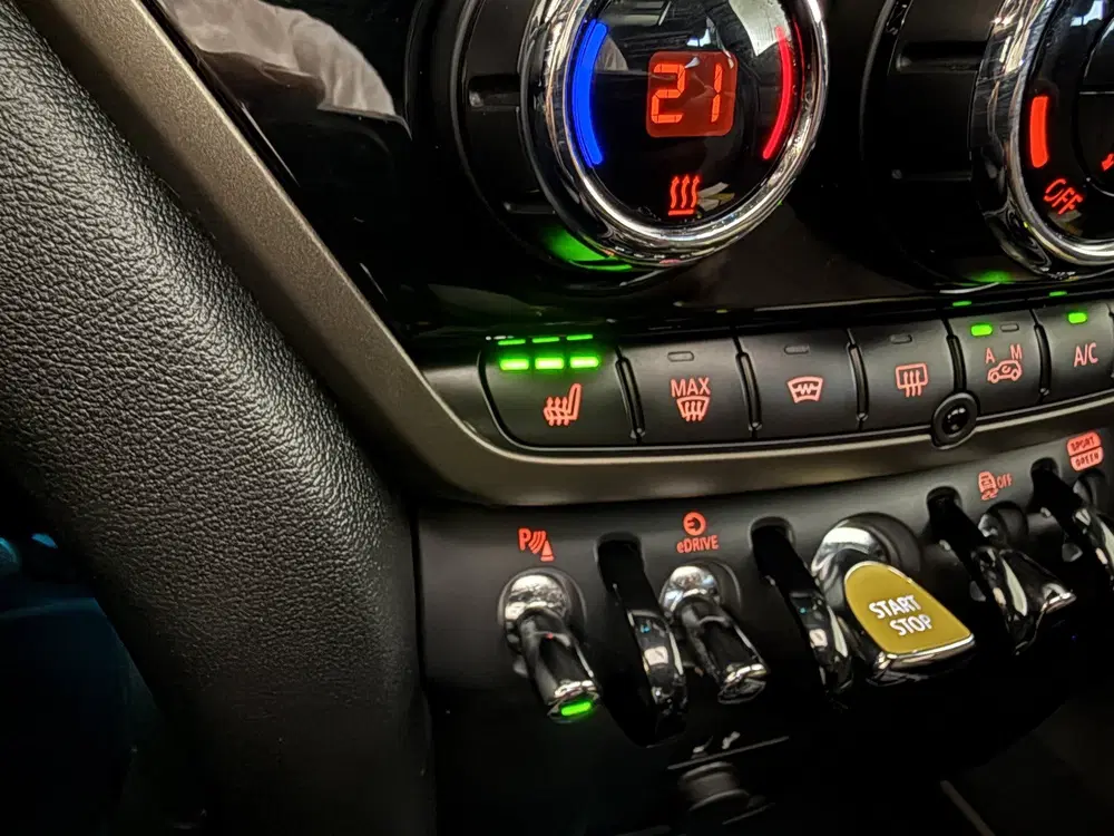 Mini Countryman 2.0 Cooper SE ALL4 Pano uit 2022, foto 17