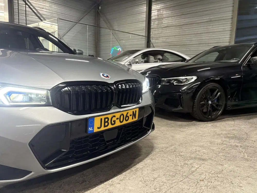 BMW 3-serie 330e xDrive uit 2022, foto 12