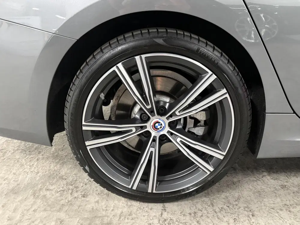 BMW 3-serie 330e xDrive uit 2022, foto 16