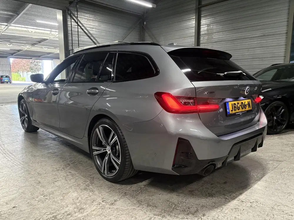 BMW 3-serie 330e xDrive uit 2022, foto 7