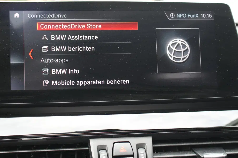 BMW X1 sDrive20i High Executive Edition uit 2019, foto 18