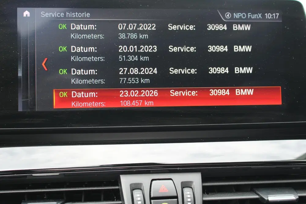 BMW X1 sDrive20i High Executive Edition uit 2019, foto 20