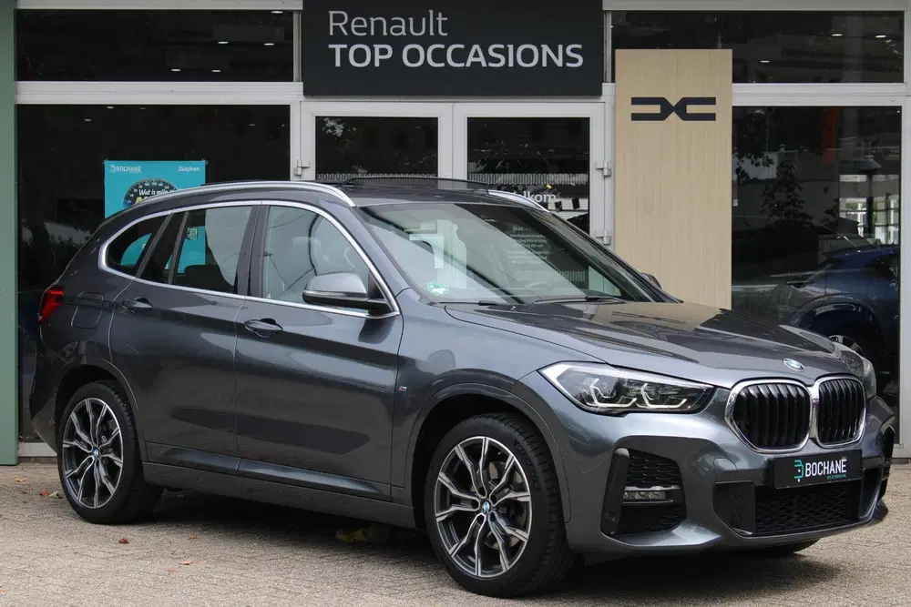 BMW X1 sDrive20i High Executive Edition uit 2019, foto 6