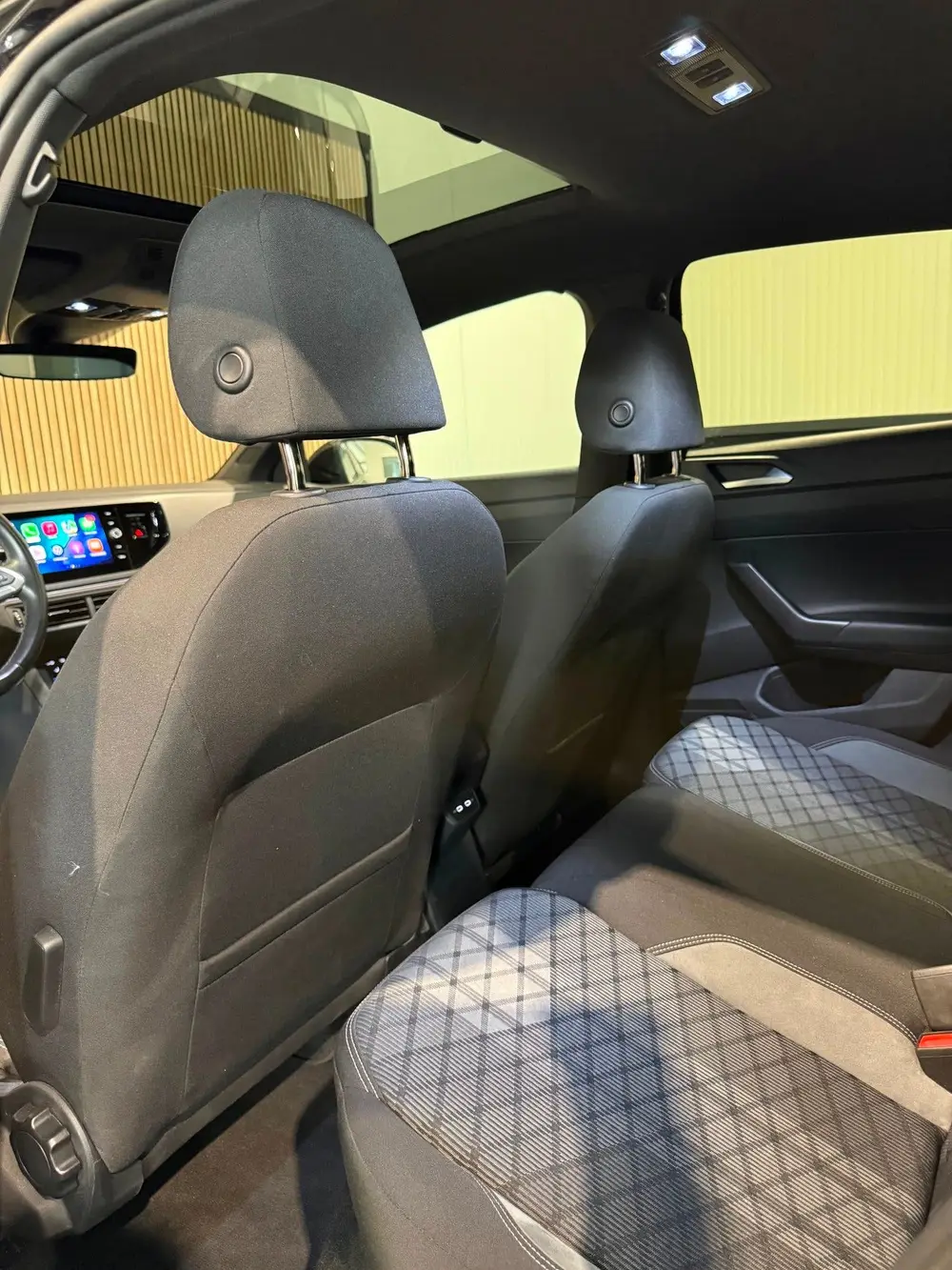 Volkswagen Taigo 1.5 TSI R-Line|Pano|Keyless|Carplay uit 2022, foto 16