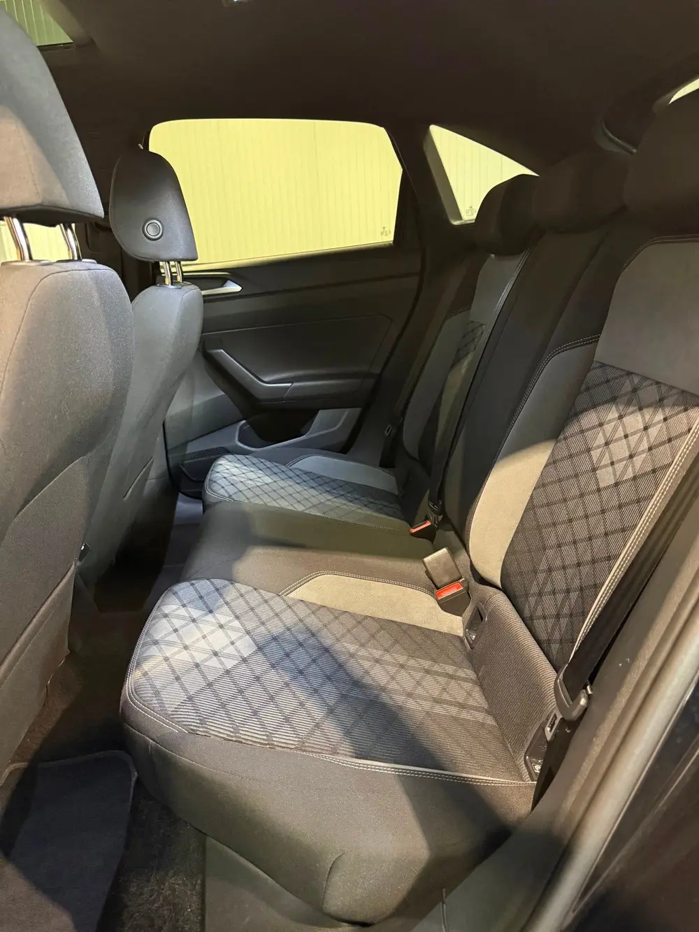 Volkswagen Taigo 1.5 TSI R-Line|Pano|Keyless|Carplay uit 2022, foto 17