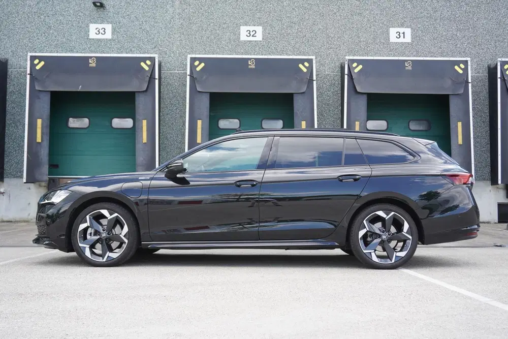 Skoda Superb 1.5 TSI 204pk PHEV Sportline Business uit 2025, foto 11