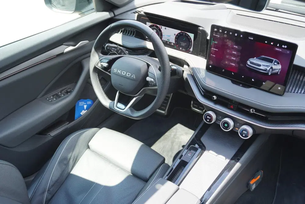 Skoda Superb 1.5 TSI 204pk PHEV Sportline Business uit 2025, foto 5