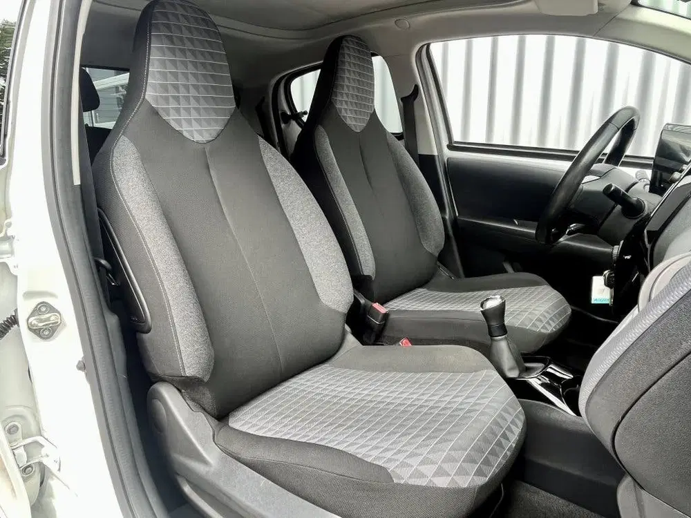 Peugeot 108 1.0 e-VTi Allure TOP Apple Carplay uit 2021, foto 8