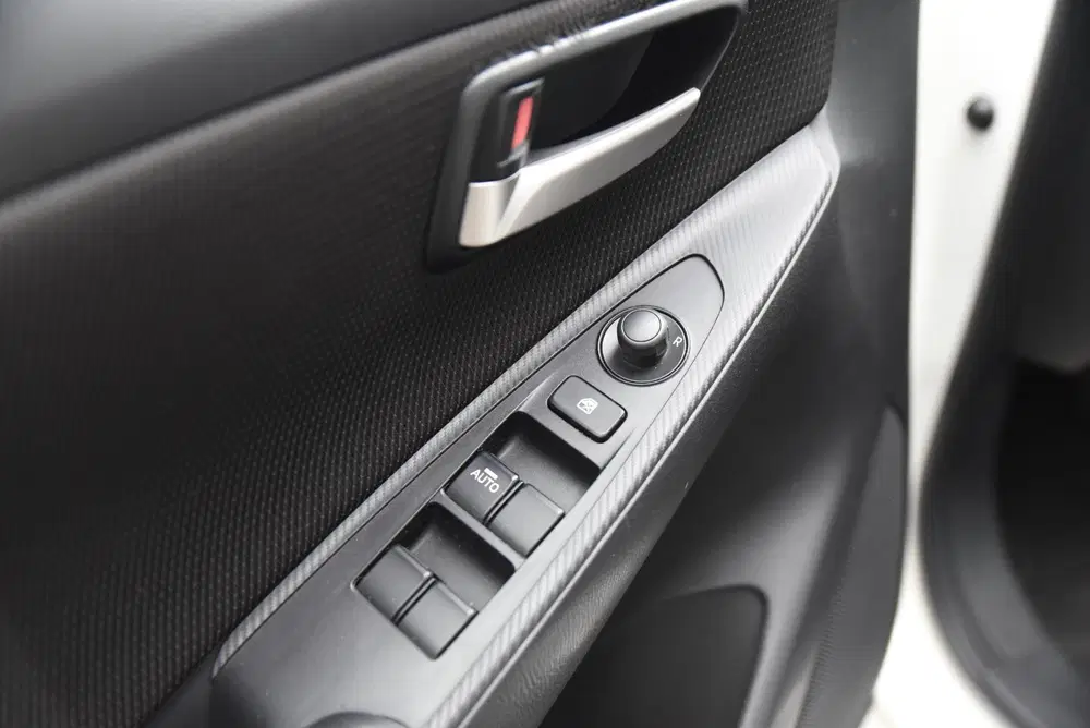 Mazda 2 1.5 SkyActiv-G 90 Exclusive-Line 5 Stuks T uit 2023, foto 17