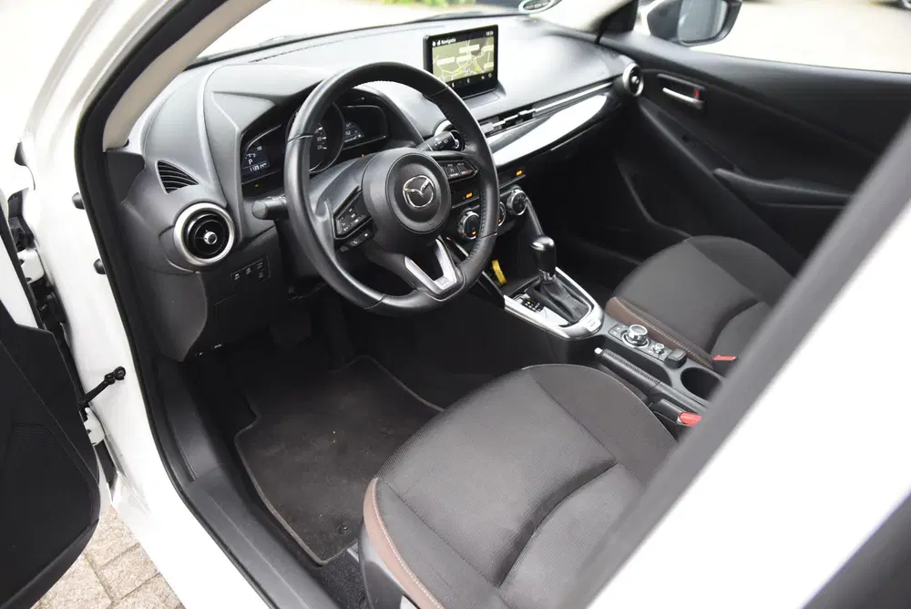 Mazda 2 1.5 SkyActiv-G 90 Exclusive-Line 5 Stuks T uit 2023, foto 2