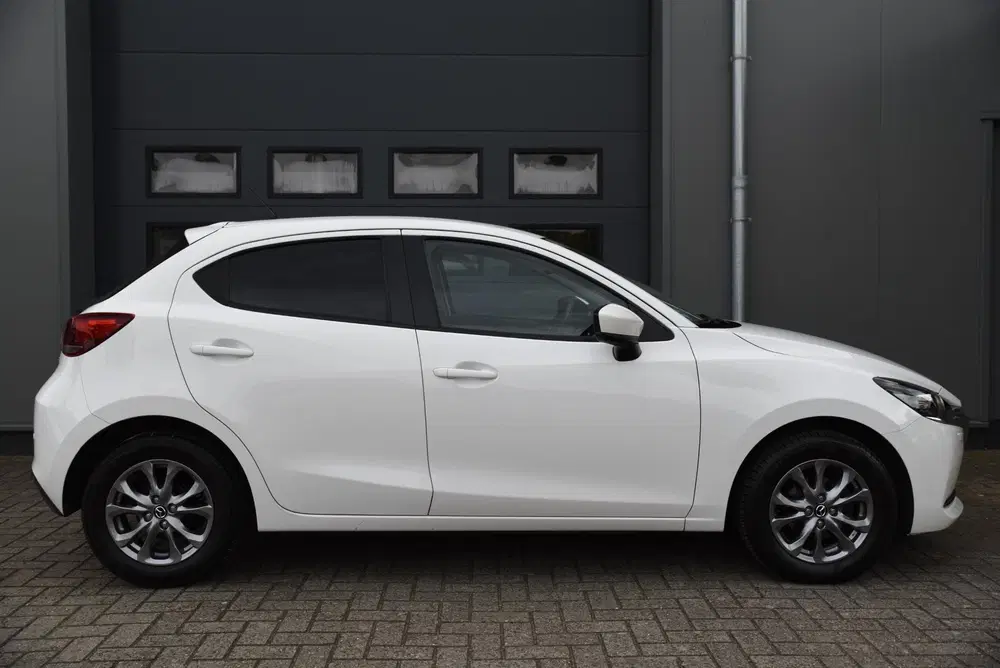 Mazda 2 1.5 SkyActiv-G 90 Exclusive-Line 5 Stuks T uit 2023, foto 9