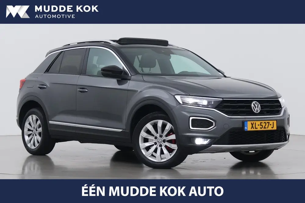 Volkswagen T-Roc 1.5 TSI Sport | Trekhaak | Panoramadak | 17 uit 2019