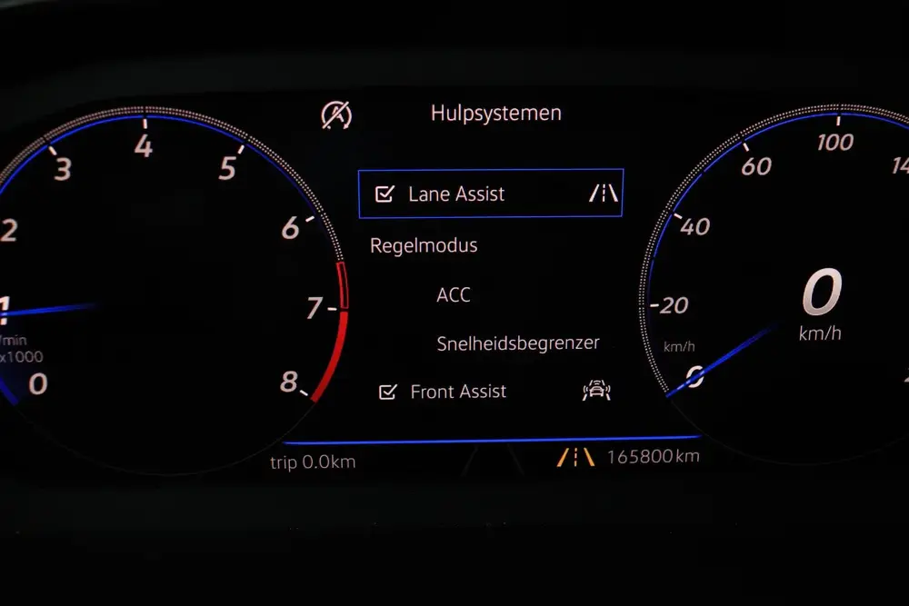 Volkswagen T-Roc 1.5 TSI Sport | Trekhaak | Panoramadak | 17 uit 2019, foto 20