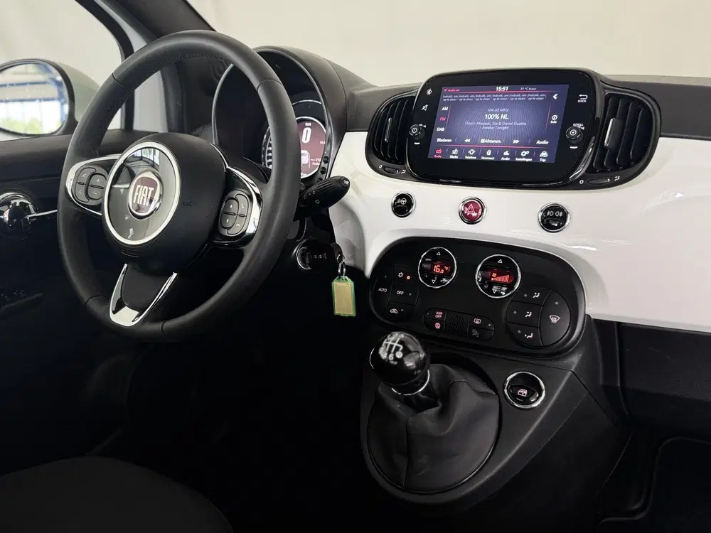 Fiat 500 1.0 Hybrid Dolcevita Apple-Android uit 2024, foto 2