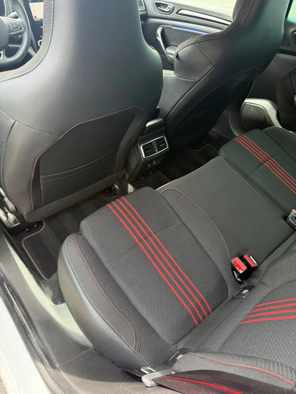 Renault Megane Mégane 1.6 E-tech Plug-in Hybrid 160pk. R. uit 2020, foto 15
