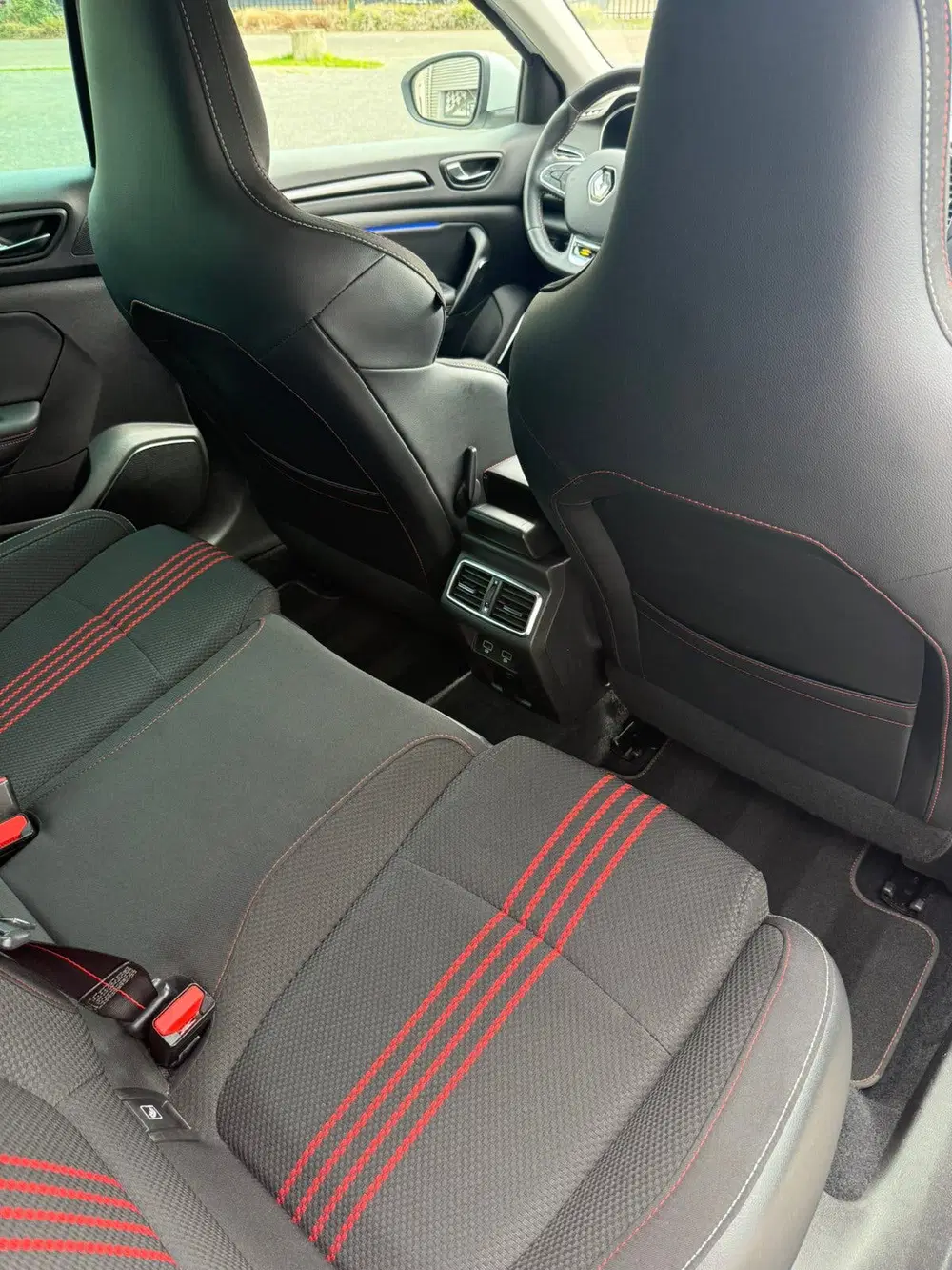 Renault Megane Mégane 1.6 E-tech Plug-in Hybrid 160pk. R. uit 2020, foto 16