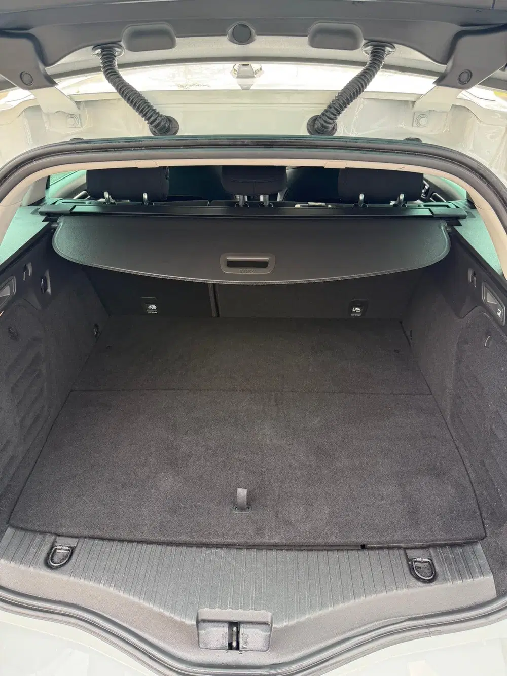 Renault Megane Mégane 1.6 E-tech Plug-in Hybrid 160pk. R. uit 2020, foto 18