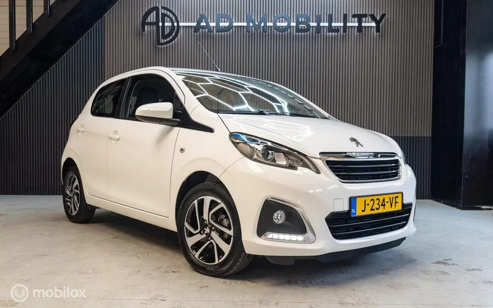 Peugeot 108 1.0 e-VTi Allure Cruise Carplay DAB+ LM Ve uit 2020, foto 3