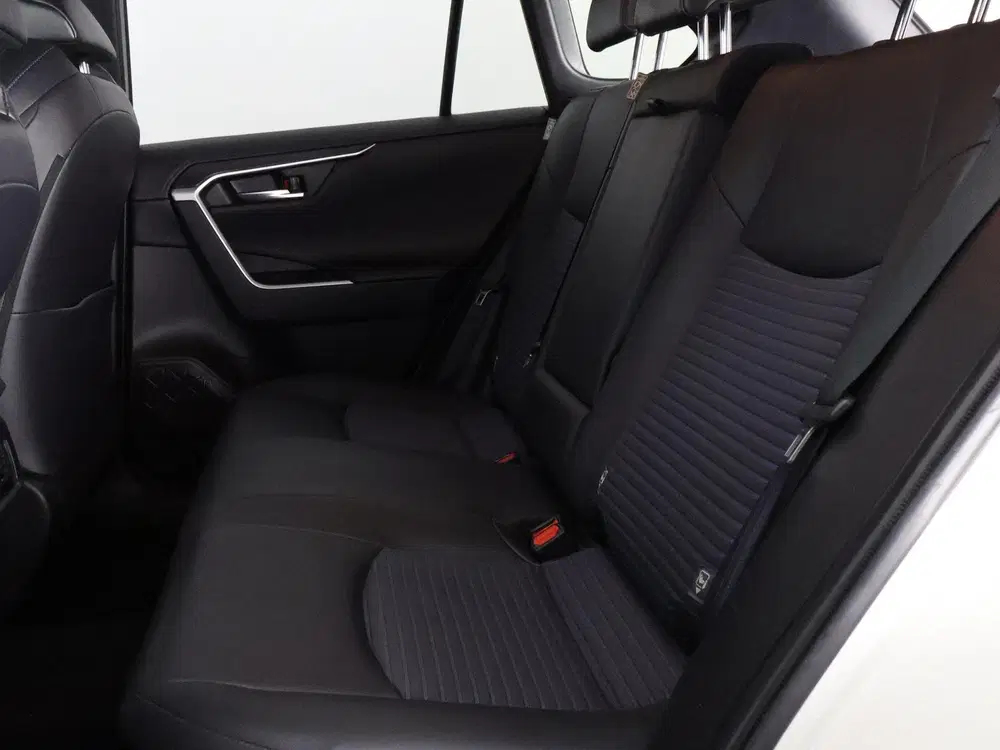 Toyota RAV 4 2.5 Hybrid AWD Bi-Tone uit 2021, foto 19