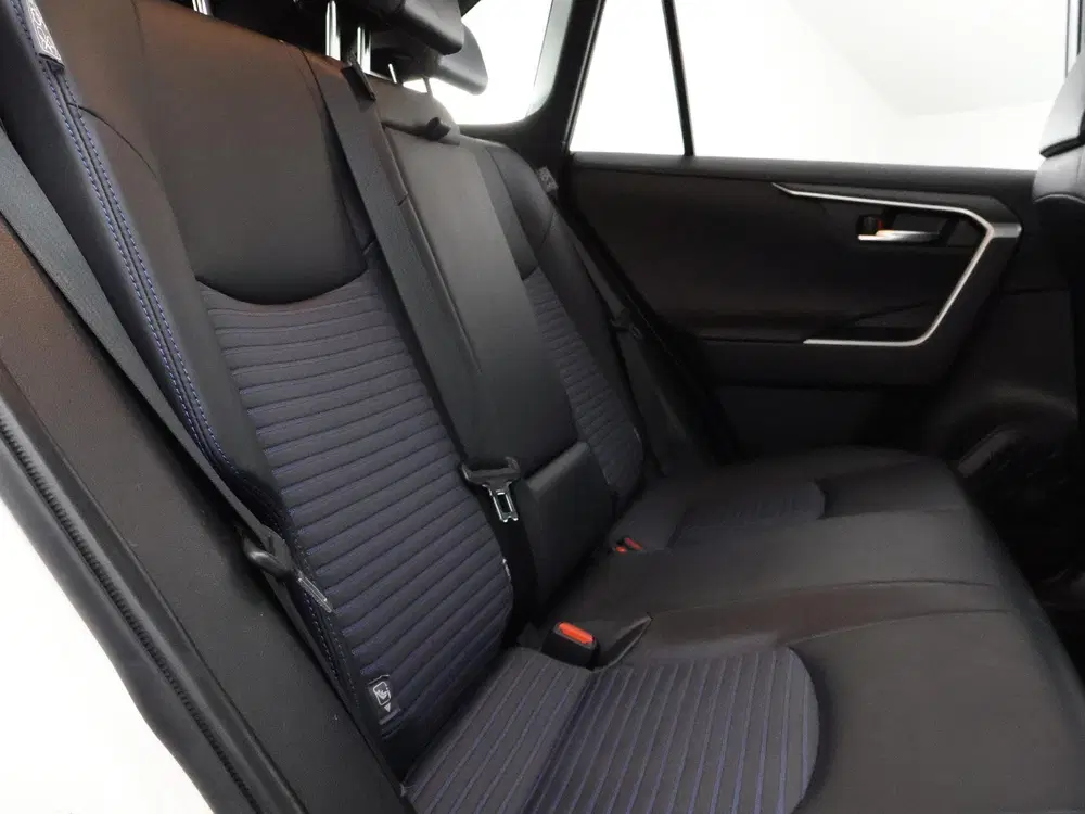 Toyota RAV 4 2.5 Hybrid AWD Bi-Tone uit 2021, foto 20