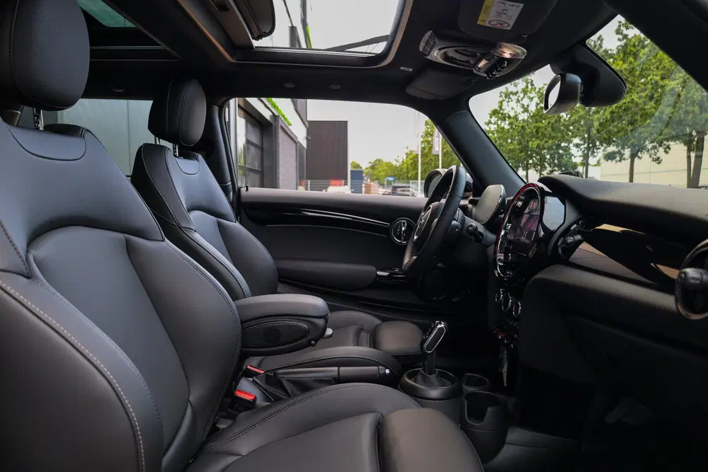Mini Cooper 1.5 Cooper Classic uit 2023, foto 14