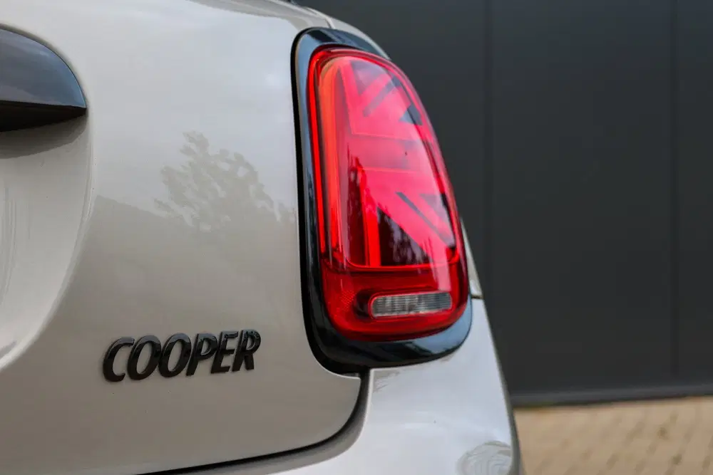 Mini Cooper 1.5 Cooper Classic uit 2023, foto 16