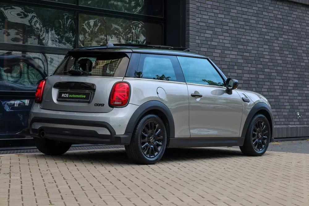 Mini Cooper 1.5 Cooper Classic uit 2023, foto 17