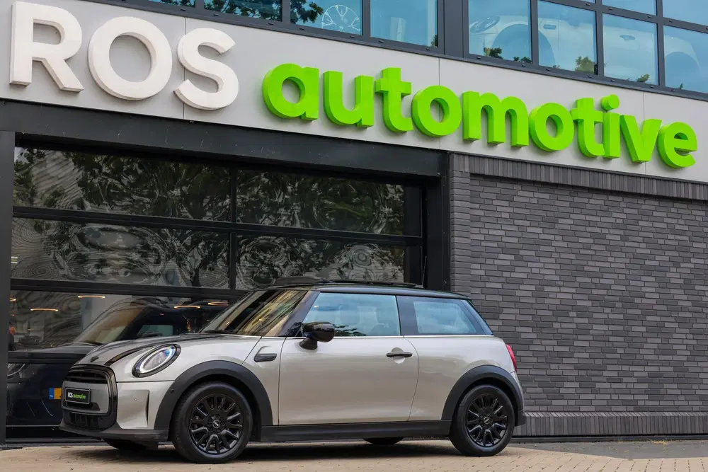 Mini Cooper 1.5 Cooper Classic uit 2023, foto 3