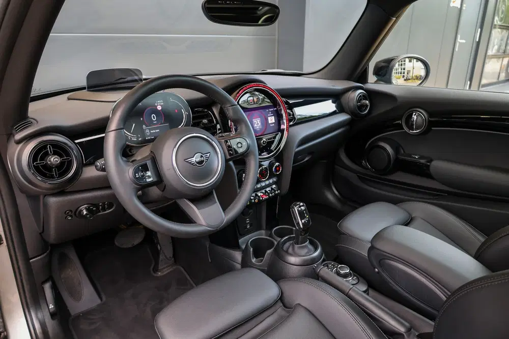 Mini Cooper 1.5 Cooper Classic uit 2023, foto 4