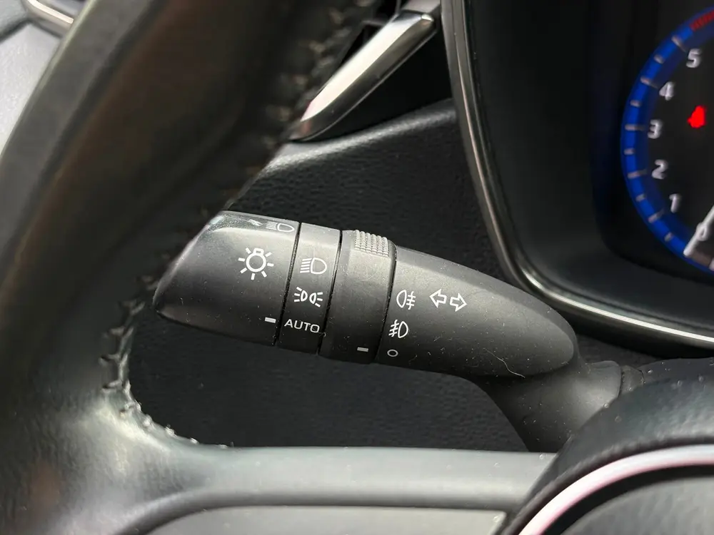 Toyota Corolla 1.8 Hybrid Two-Tone uit 2019, foto 14