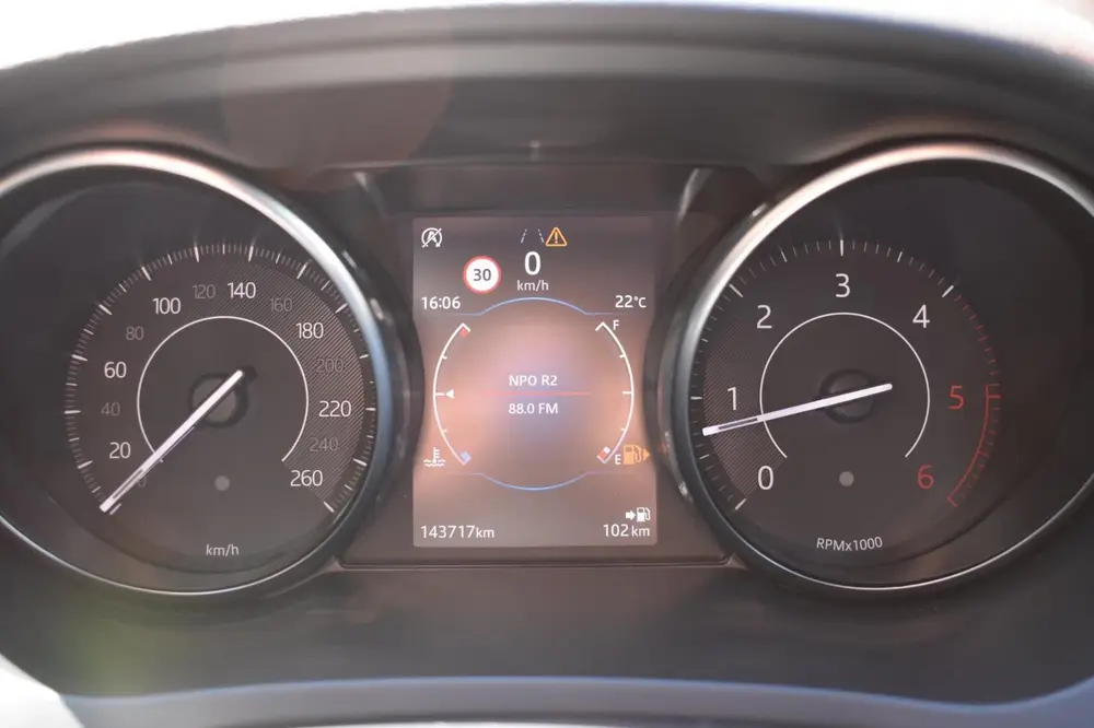 Jaguar E-Pace 2.0 D150 R-Dynamic S '19 Pano Navi Clima Cruis uit 2019, foto 20
