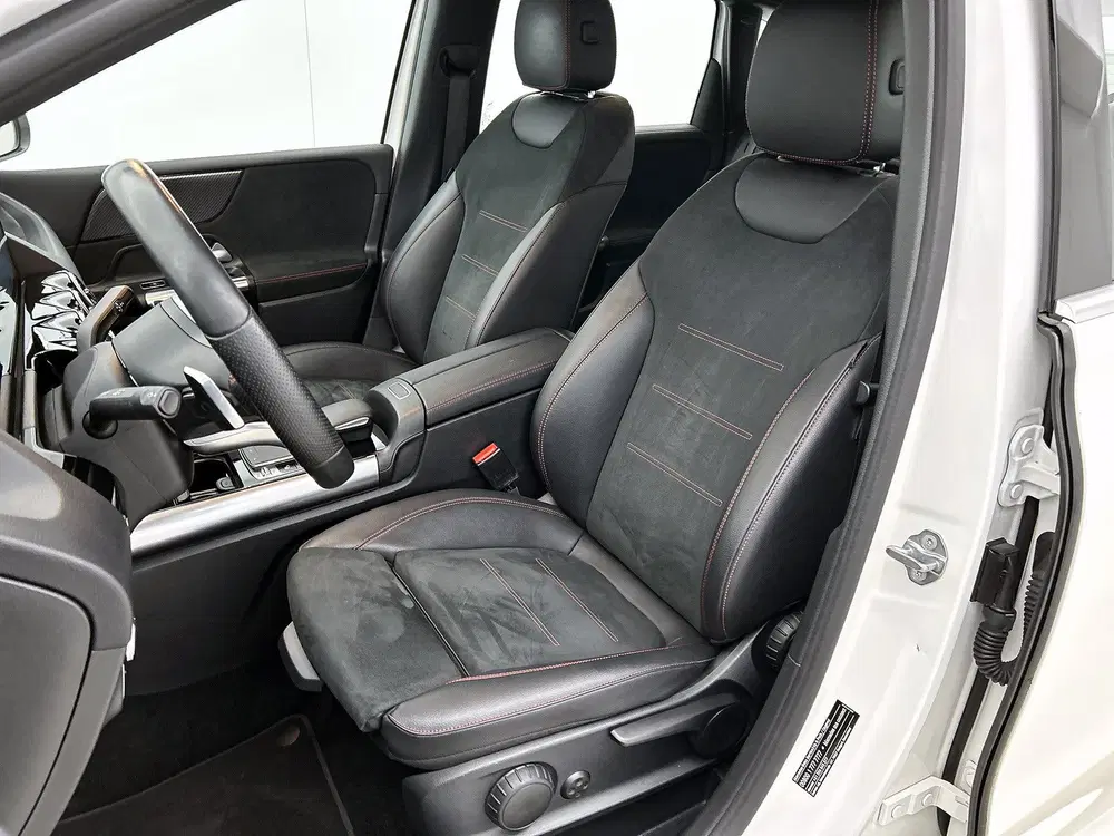 Mercedes-Benz B-Klasse 180 Business Solution AMG uit 2019, foto 16