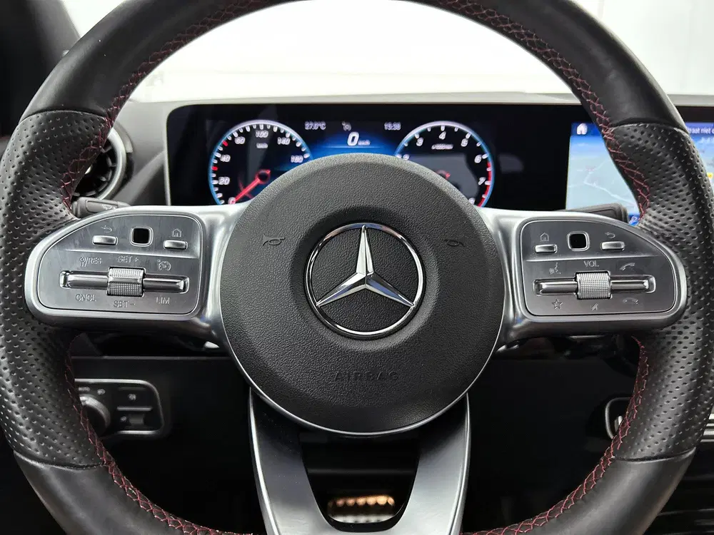 Mercedes-Benz B-Klasse 180 Business Solution AMG uit 2019, foto 18