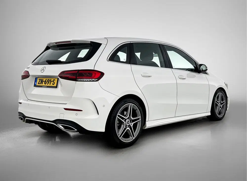 Mercedes-Benz B-Klasse 180 Business Solution AMG uit 2019, foto 2