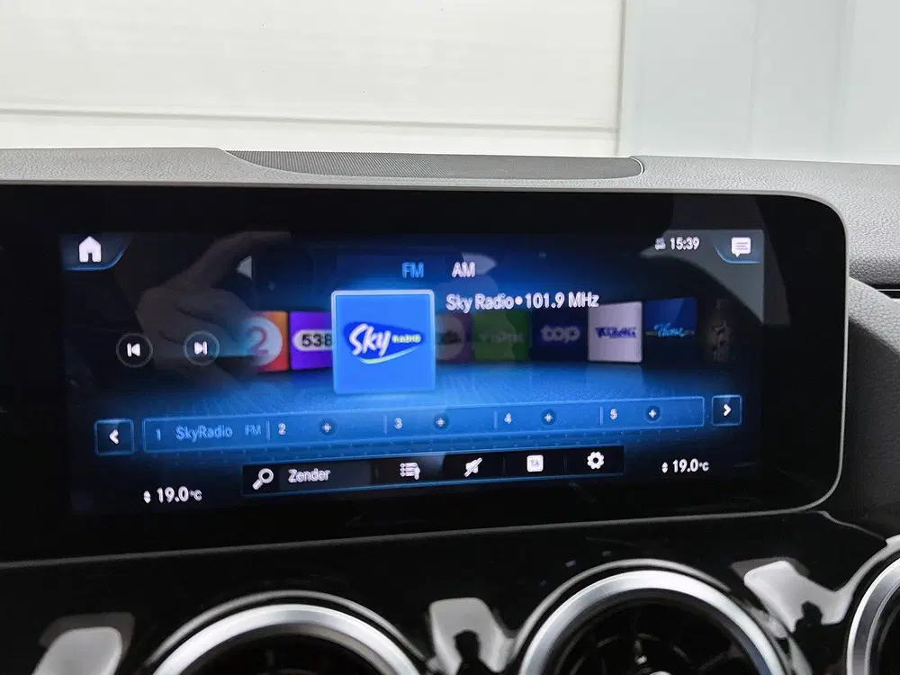 Mercedes-Benz B-Klasse 180 Business Solution AMG uit 2019, foto 9