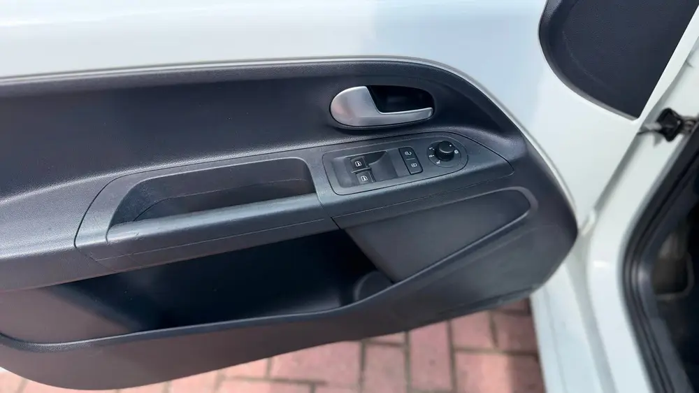 Volkswagen Up! 1.0 BMT high up! NIEUWE APK | AIRCO | ORGINEE uit 2019, foto 11