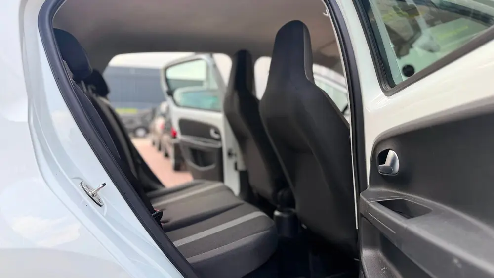 Volkswagen Up! 1.0 BMT high up! NIEUWE APK | AIRCO | ORGINEE uit 2019, foto 20