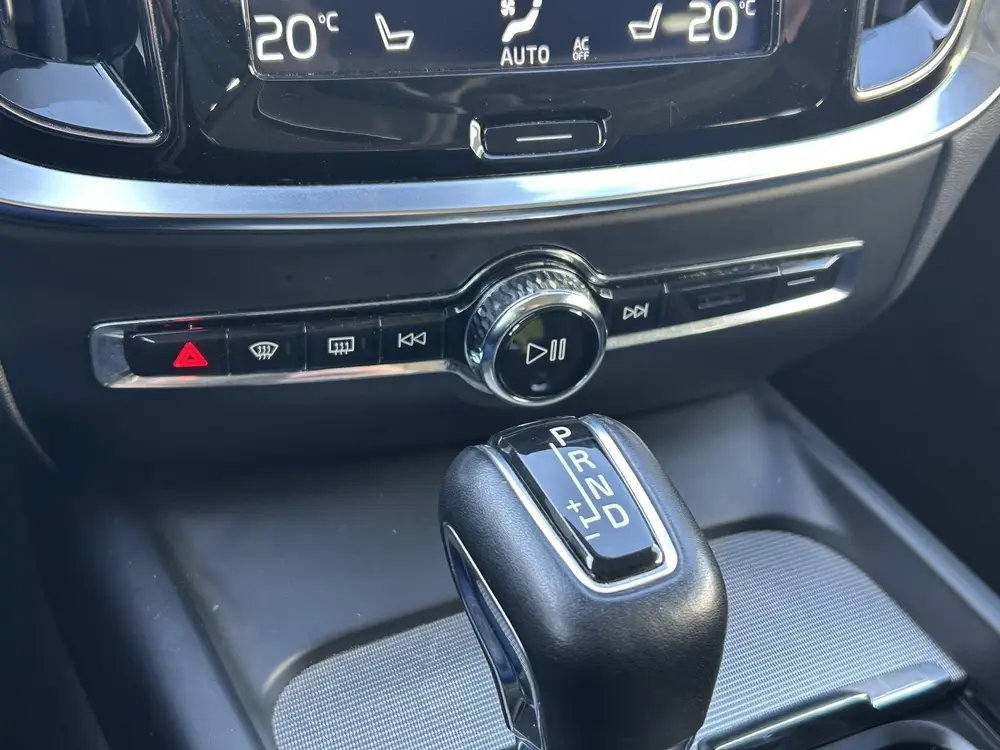 Volvo V60 Cross Country 2.0 T5 AWD Pro uit 2019, foto 12