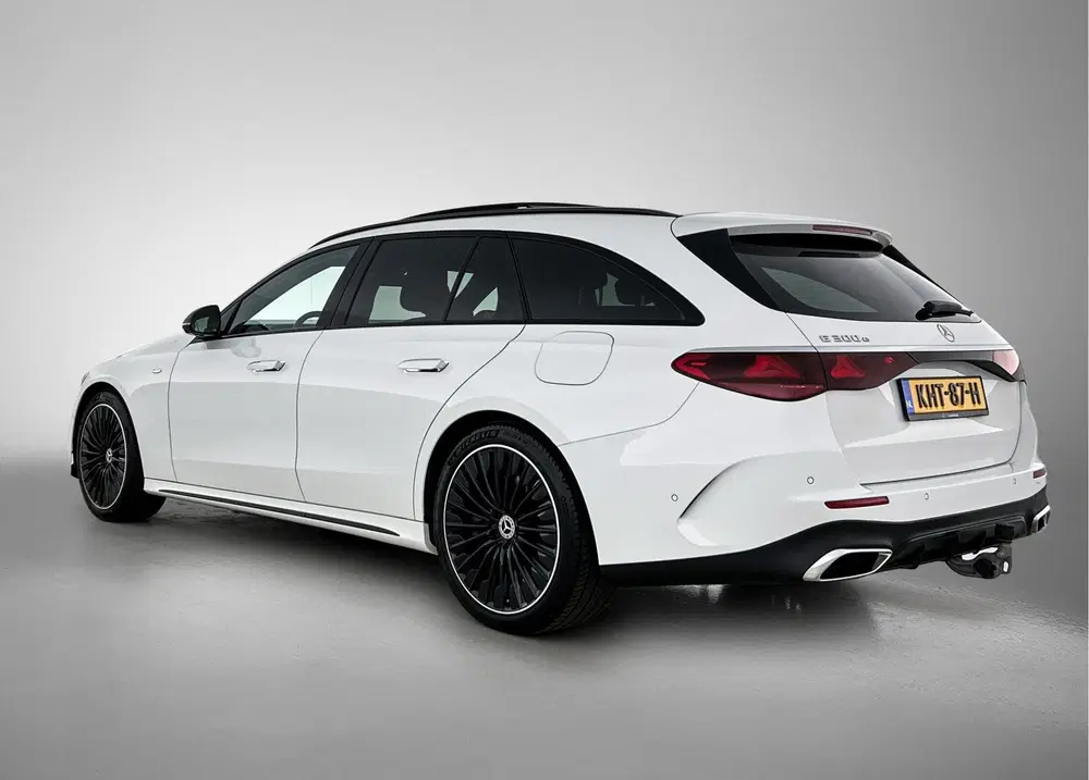 Mercedes-Benz E-Klasse 300 e AMG Plug-In Hybride uit 2025, foto 16