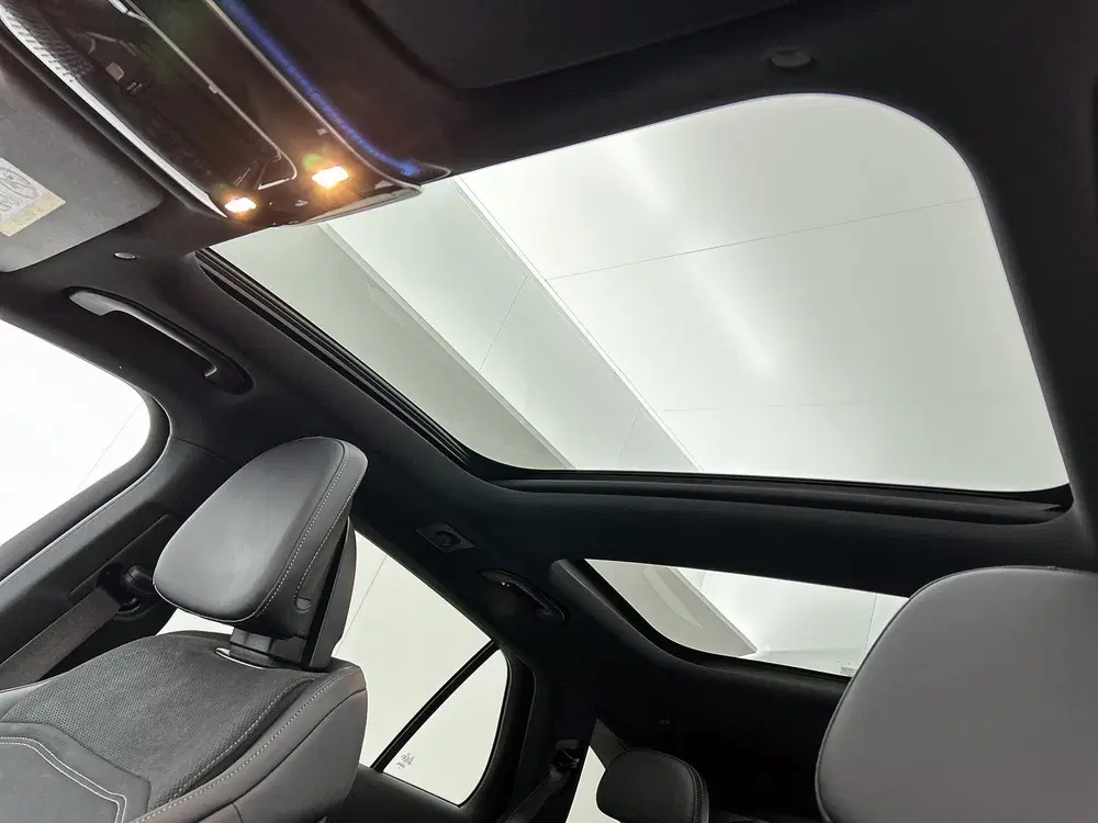 Mercedes-Benz E-Klasse 300 e AMG Plug-In Hybride uit 2025, foto 4