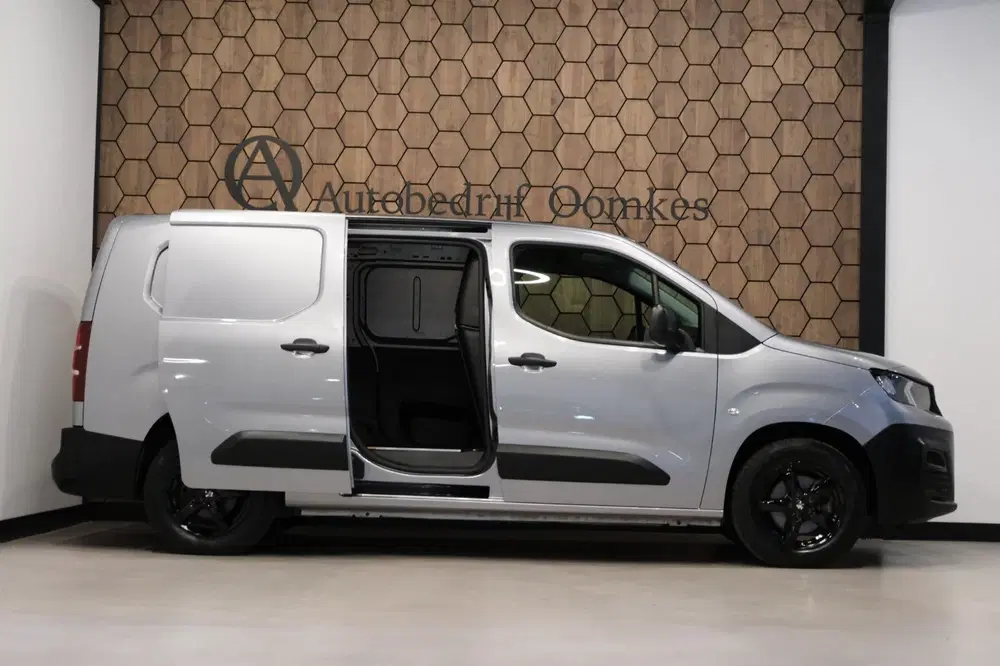 Peugeot Partner 136 L2 50 kWh uit 2023, foto 3