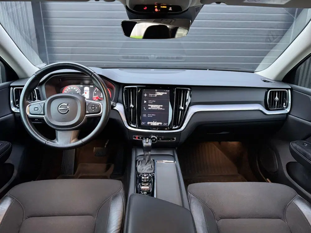 Volvo V60 T5 Momentum pro uit 2020, foto 15