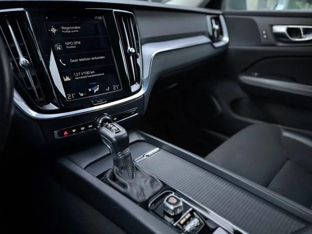 Volvo V60 T5 Momentum pro uit 2020, foto 18