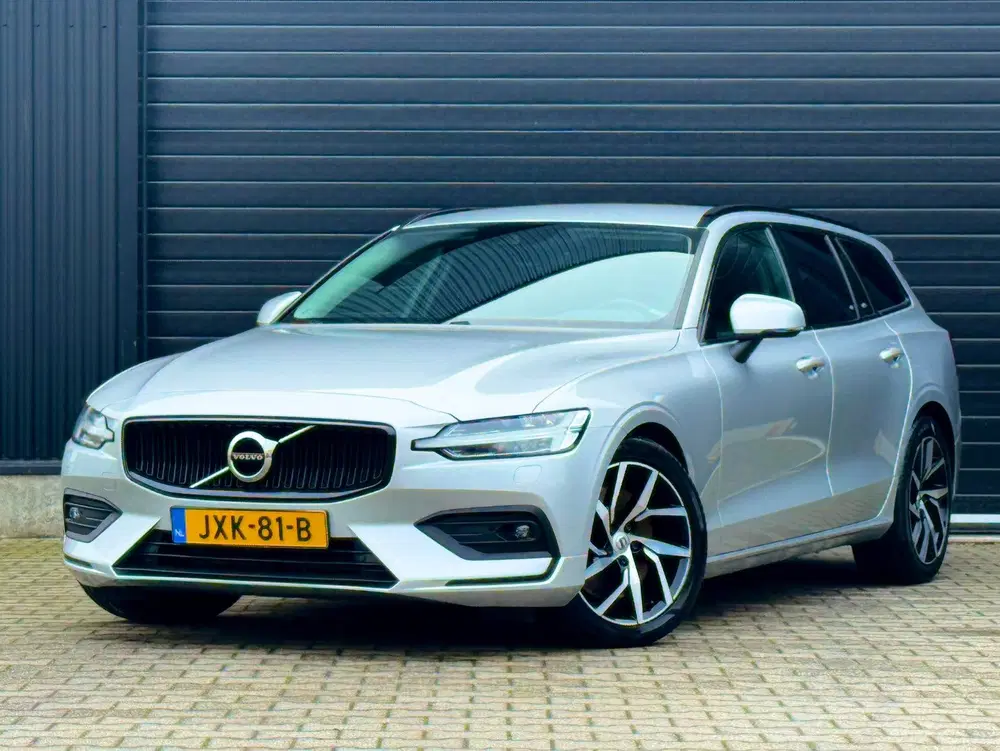 Volvo V60 T5 Momentum pro uit 2020, foto 3