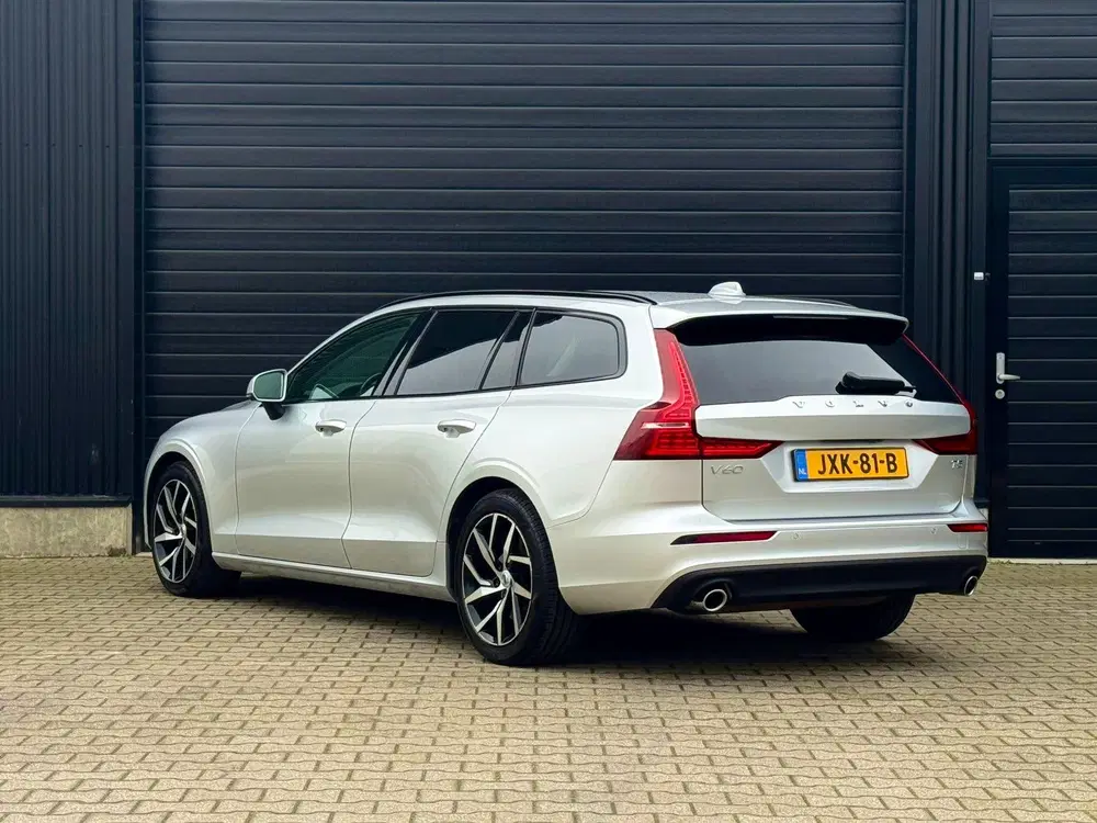 Volvo V60 T5 Momentum pro uit 2020, foto 7